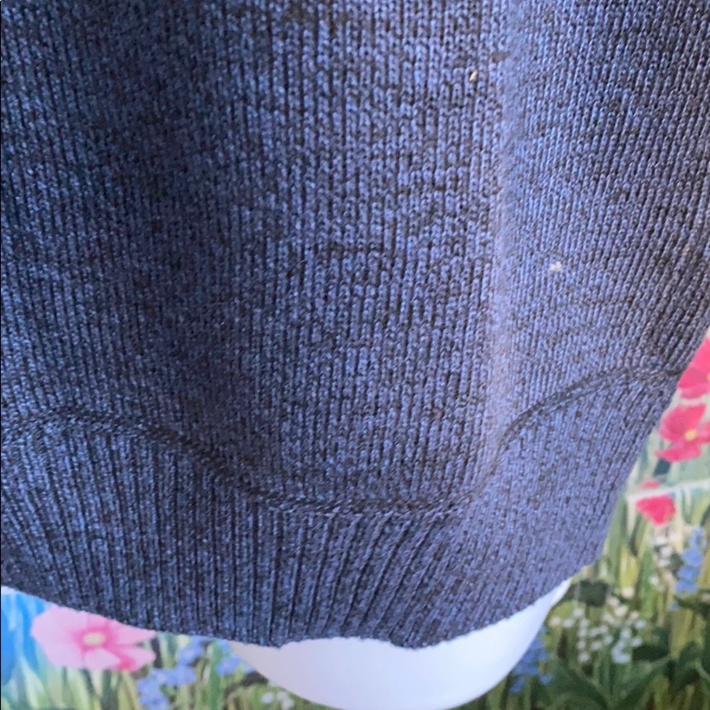 Sweater - Picture 5 of 11